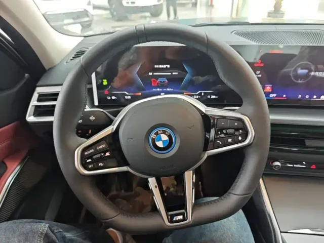BMW i3 — Фото автомобиля 10