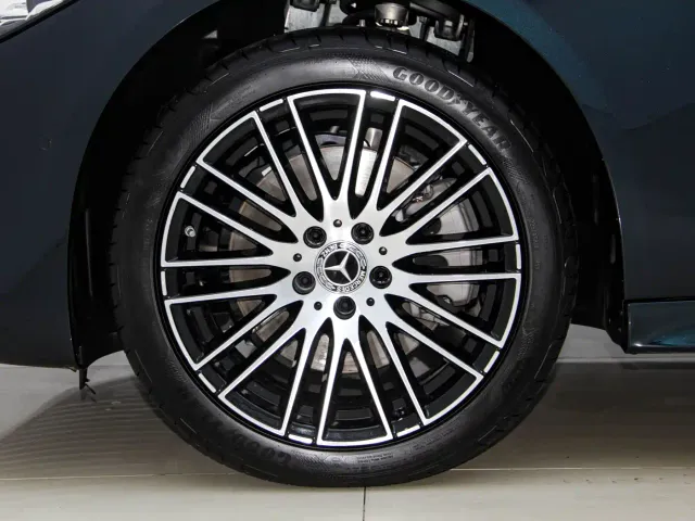 Mercedes-Benz C-Class — Фото автомобиля 6