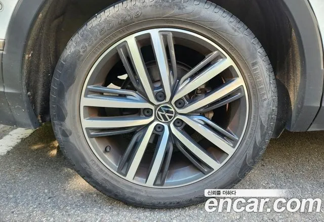 Volkswagen Tiguan — Фото автомобиля 5