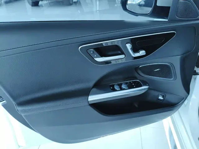 Mercedes-Benz C-Class — Фото автомобиля 7