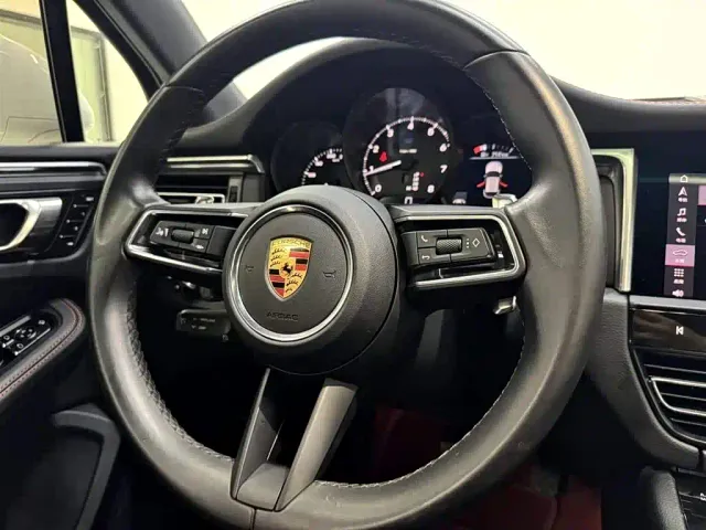 Porsche Macan — Фото автомобиля 13