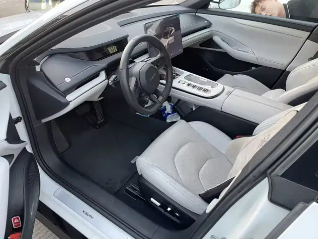 Xiaomi SU7 — Фото автомобиля 10