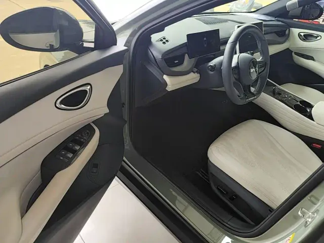 BYD Seal 06 GT — Фото автомобиля 15