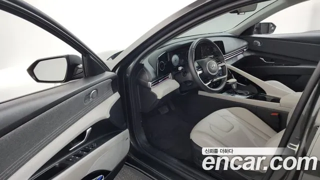 Hyundai AVANTE Inspiration — Фото автомобиля 10