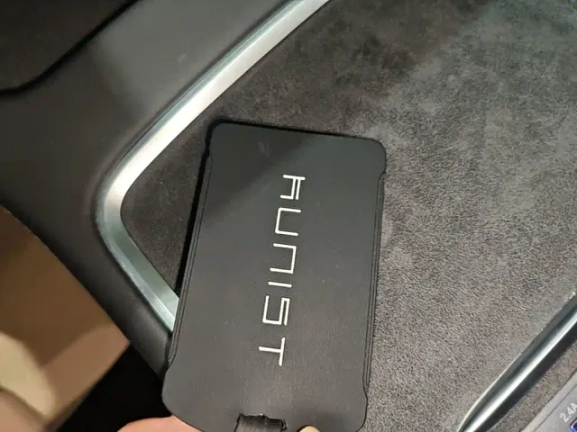 Tesla Model 3 — Фото автомобиля 8