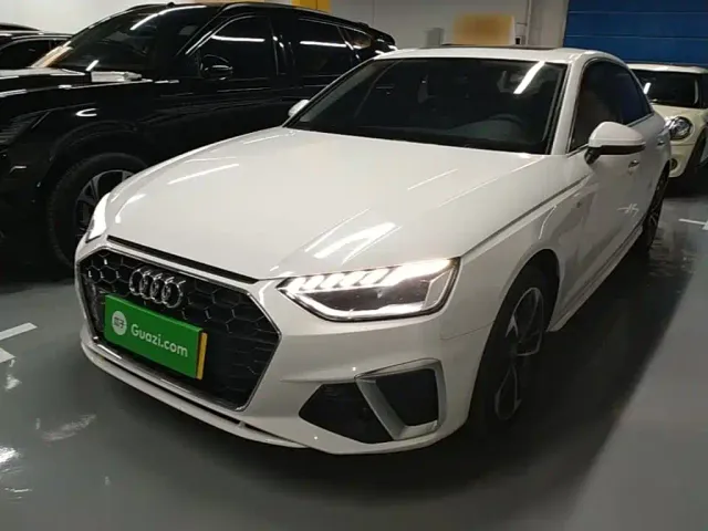 Фотография автомобиля — Audi A4L