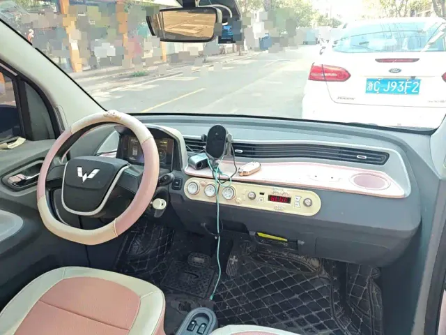 Wuling Hongguang Mini EV — Фото автомобиля 6