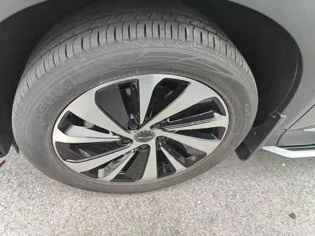 BYD Song PLUS — Фото автомобиля 22