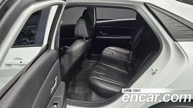 Hyundai AVANTE Avante (CN7) — Фото автомобиля 12