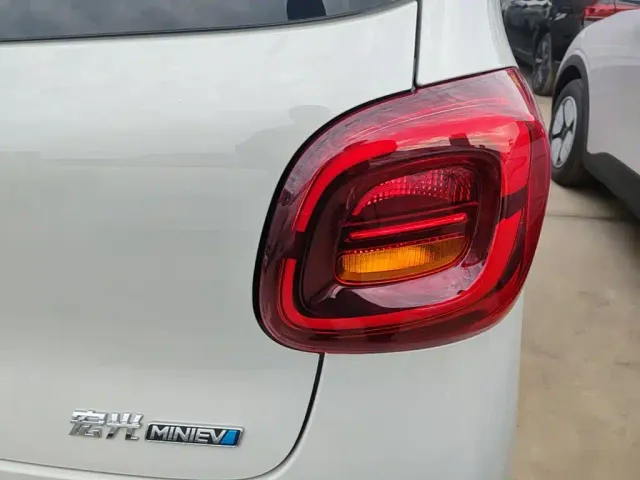 Wuling Hongguang Mini EV — Фото автомобиля 7
