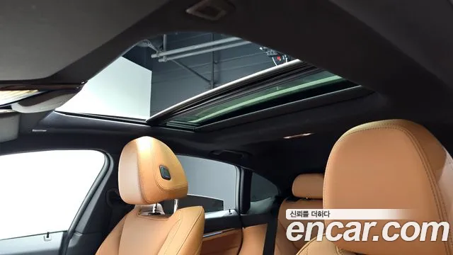 BMW i4 — Фото автомобиля 24