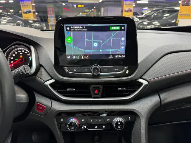 Chevrolet Orlando — Фото автомобиля 18