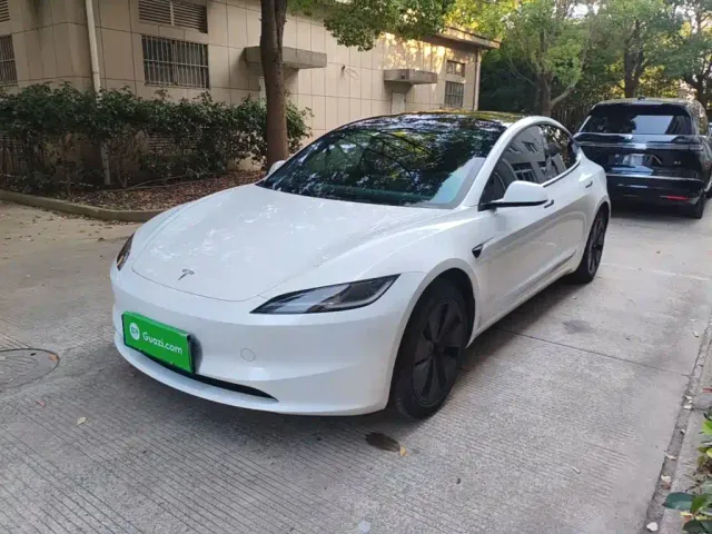 Фотография автомобиля — Tesla Model 3
