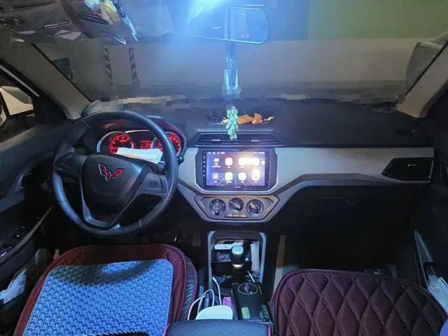 Wuling Hongguang — Фото автомобиля 12