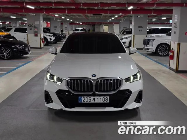 BMW 5 Series — Фото автомобиля 3
