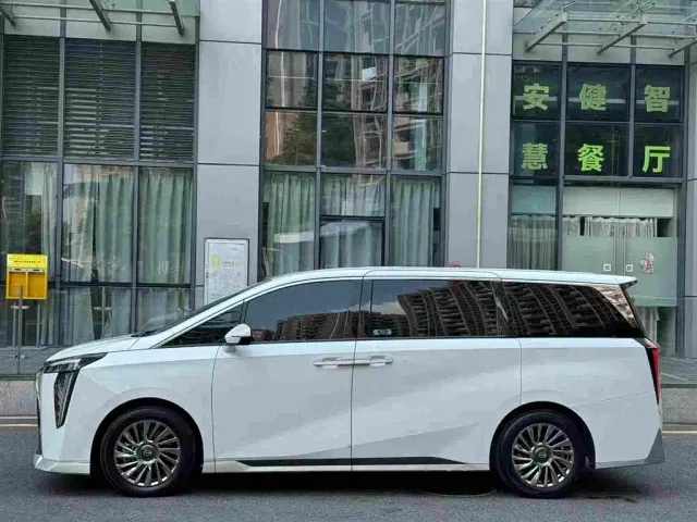 GAC Trumpchi M8 — Фото автомобиля 2