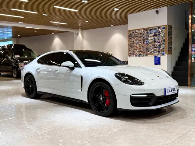 Porsche Panamera — Фото автомобиля 3