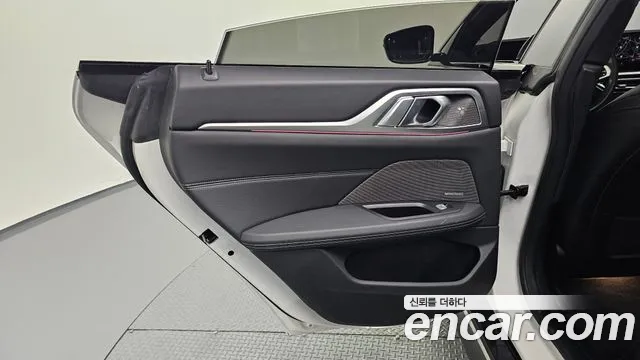 BMW i4 — Фото автомобиля 14