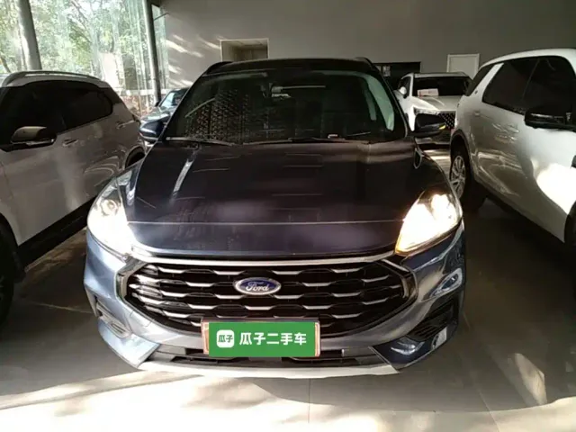 Ford Escape — Фото автомобиля 2