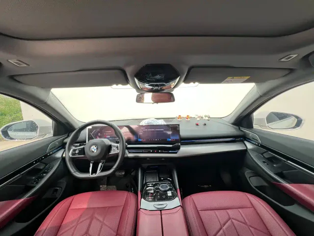 BMW BMW 5 Series 2024 525Li M Sport Package — Фото автомобиля 10