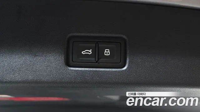 Audi Q4 e-tron — Фото автомобиля 12