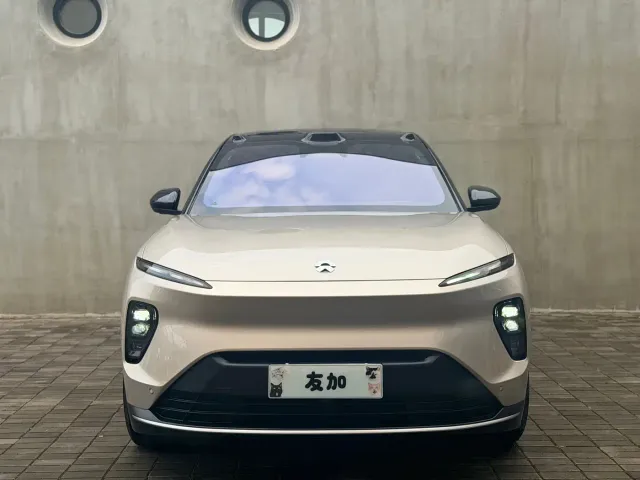 Nio ES8 — Фото автомобиля 2