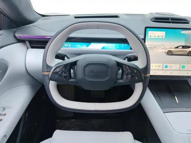 Lynk & Co Z10 — Фото автомобиля 15