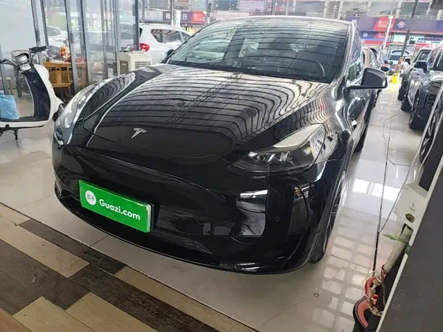 Фотография автомобиля — Tesla Model Y