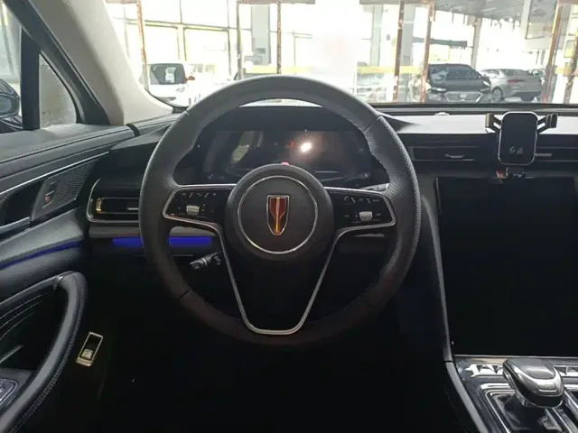 Hongqi Hongqi H5 2024 2.0T Automatic Smart Connect Flag Smooth Edition — Фото автомобиля 10