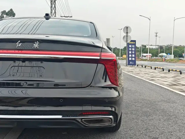 Hongqi H5 — Фото автомобиля 23