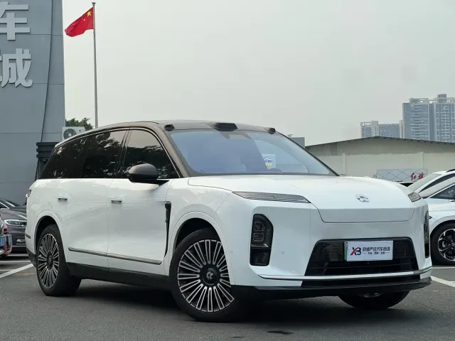Nio ES8 — Фото автомобиля 3