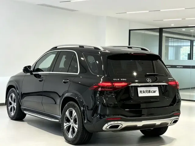 Mercedes-Benz GLE-Class — Фото автомобиля 2