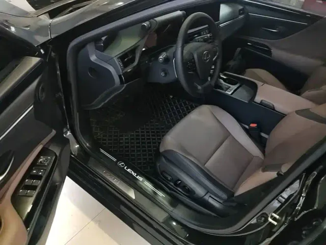 Lexus ES — Фото автомобиля 15