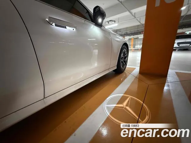 Mercedes-Benz E-Class — Фото автомобиля 5