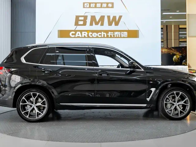 BMW BMW X5 2023 xDrive 30Li Premium M Sport Package — Фото автомобиля 4