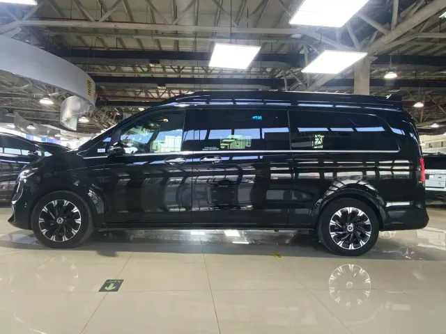 Mercedes-Benz V-Class — Фото автомобиля 21