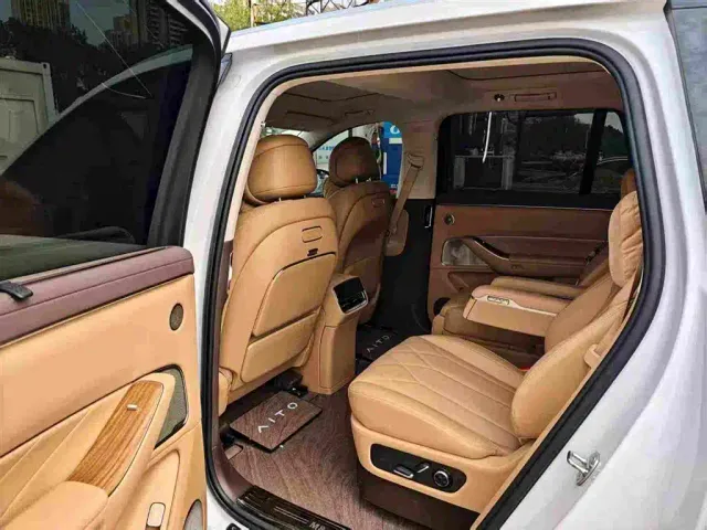 Aito M8 — Фото автомобиля 5
