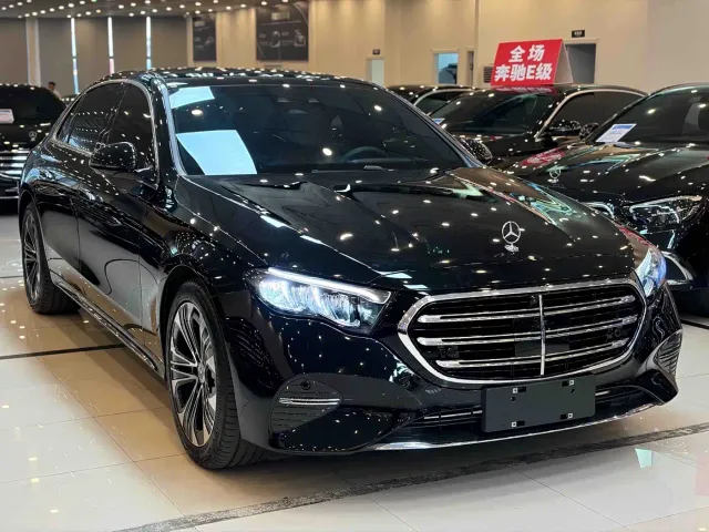 Mercedes-Benz E-Class — Фото автомобиля 2