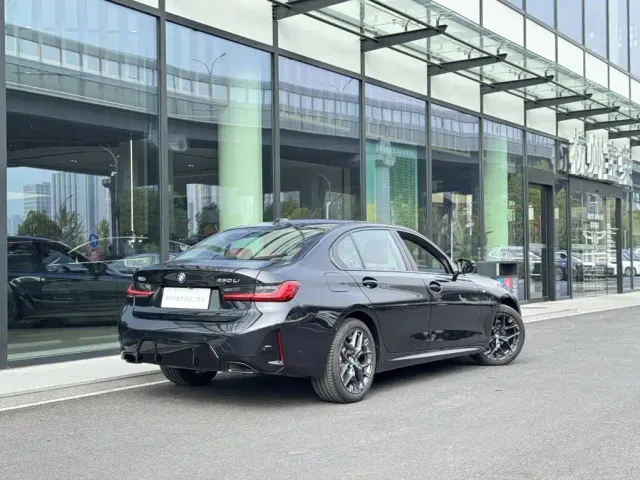 BMW 3 Series — Фото автомобиля 2