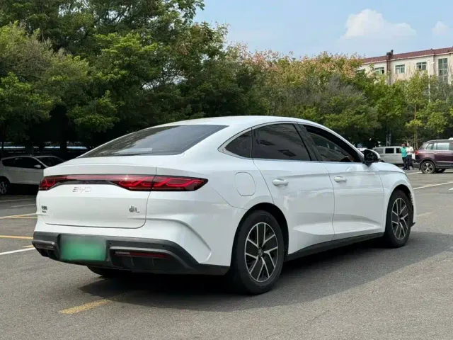 BYD Qin L — Фото автомобиля 6