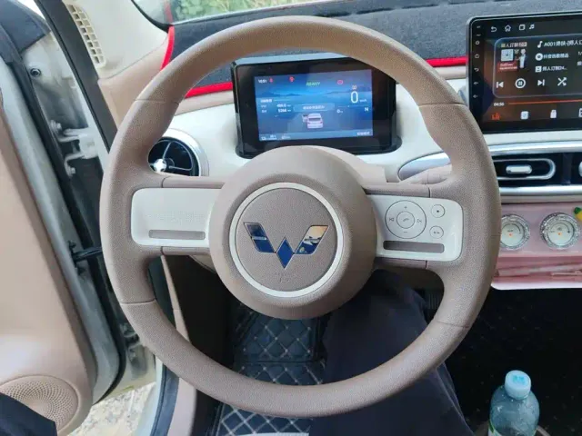 Wuling Hongguang Mini EV — Фото автомобиля 15