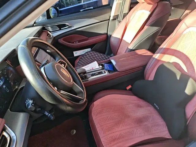 Hongqi H5 — Фото автомобиля 7