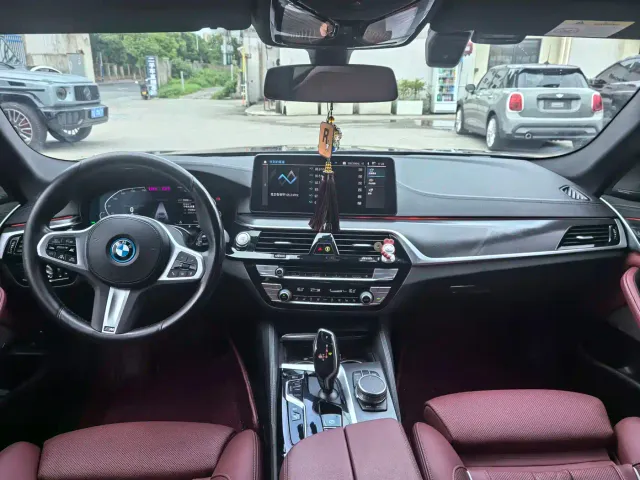 BMW 5 Series — Фото автомобиля 27