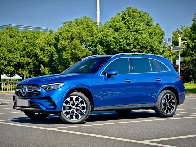 Фотография автомобиля — Mercedes-Benz GLC-Class