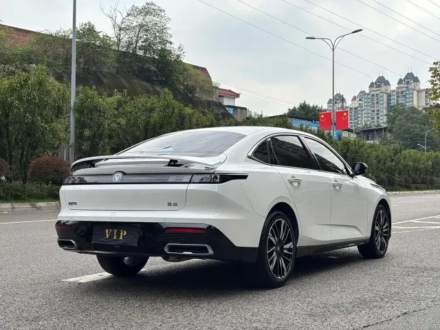 Changan Eado — Фото автомобиля 6