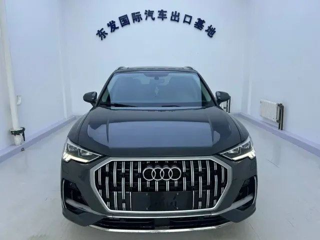 Фотография автомобиля — Audi Q3