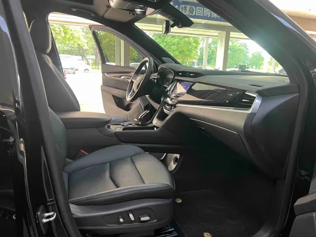 Cadillac XT6 — Фото автомобиля 11
