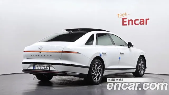 Hyundai Grandeur GN7 — Фото автомобиля 2