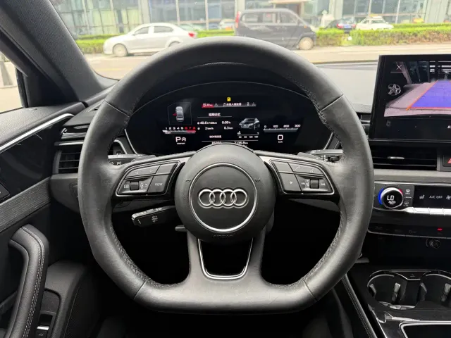 Audi A4L — Фото автомобиля 12
