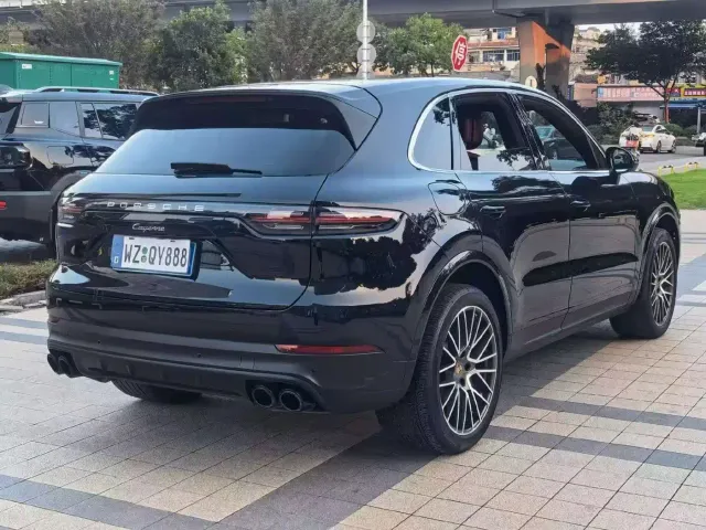 Porsche Cayenne — Фото автомобиля 7